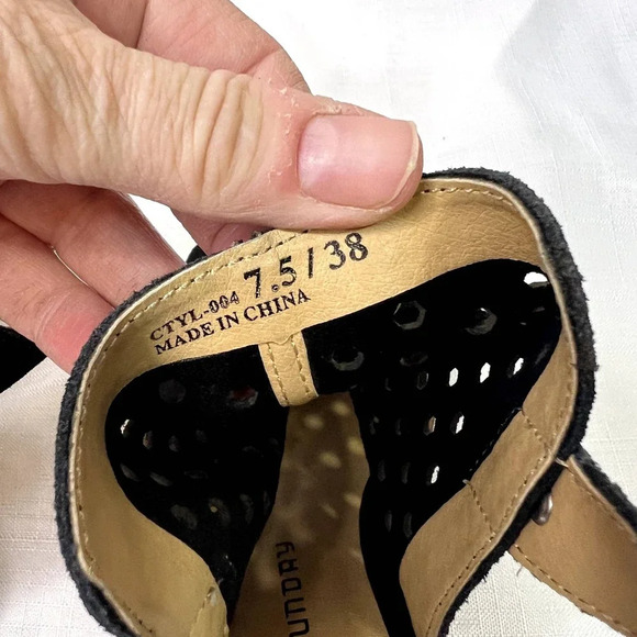 Chinese Laundry Peep Toe Perforated‎ Black Suede Block Heel Pump Size 7.5 - Picture 4 of 10